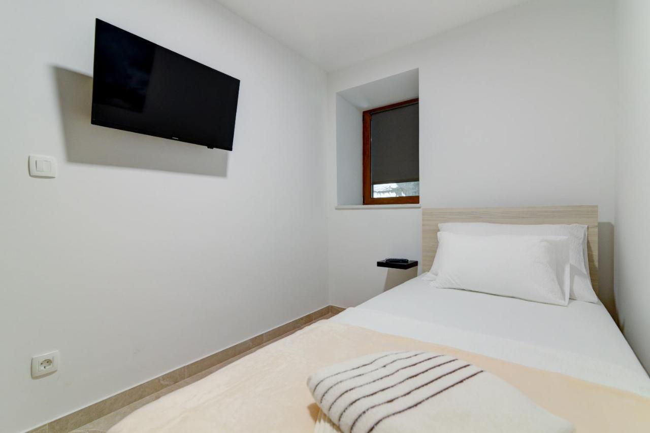 Rote Zora Apartment Senj  Exterior foto