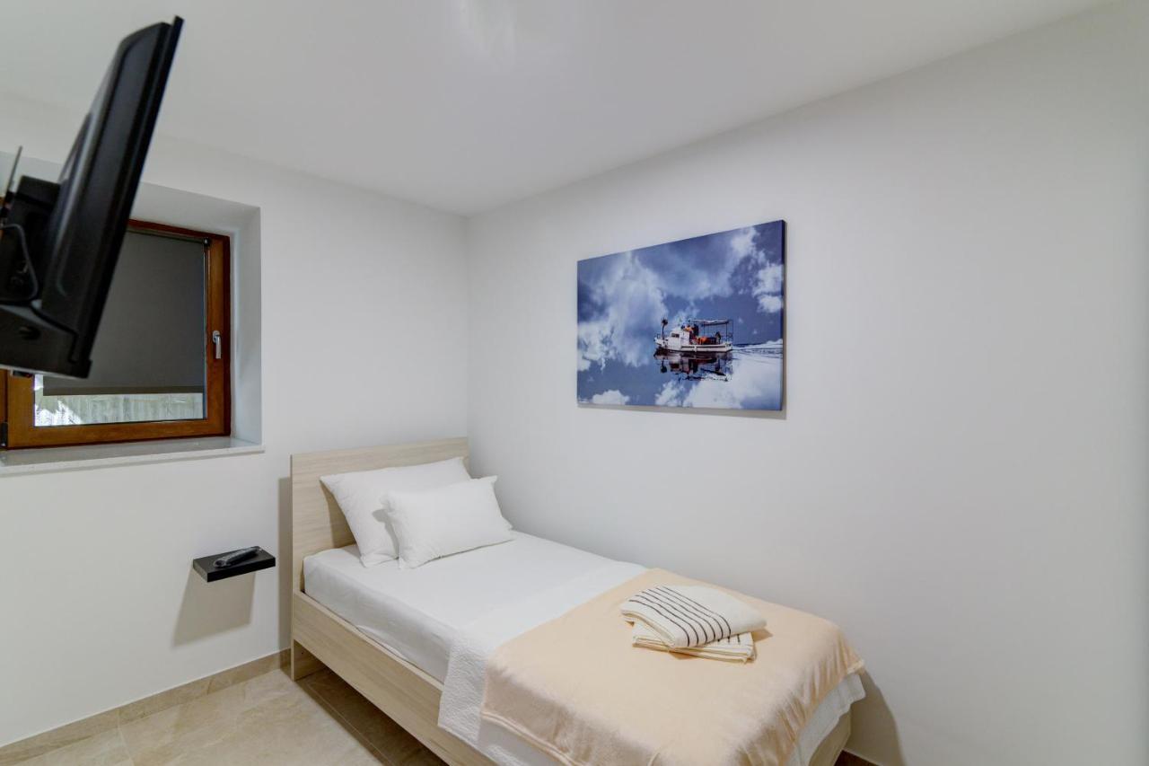 Rote Zora Apartment Senj  Exterior foto