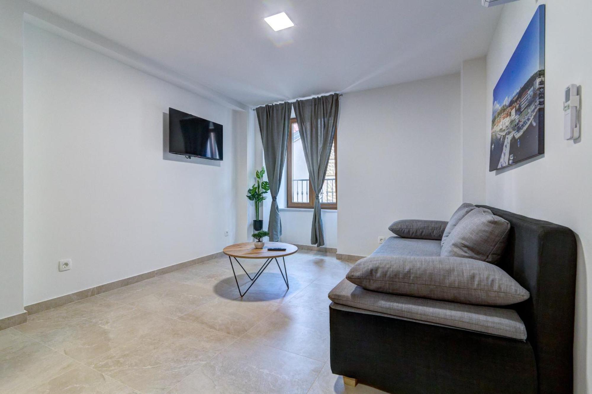 Rote Zora Apartment Senj  Exterior foto